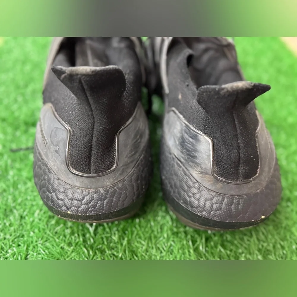 Adidas Ultra Boost 22 Triple Black Size‎ 17